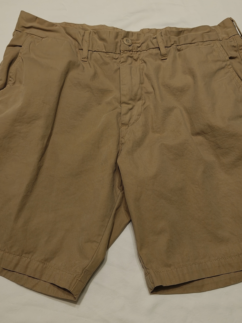 Carhartt WIP Men's Flat Front Shorts in Khaki - 34